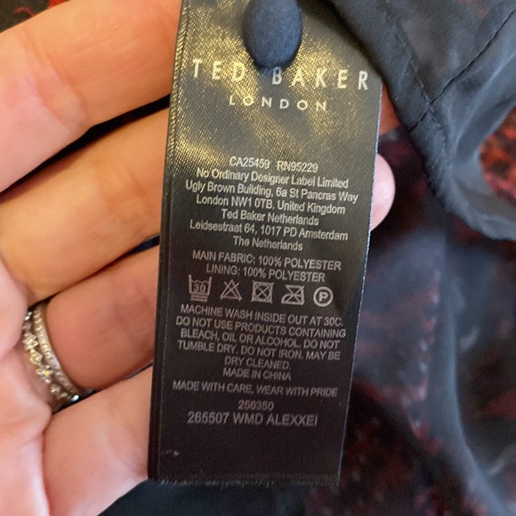 TED BAKER LONDON Alexxei Ladder Trim red floral Blouse size 4 - Picture 14 of 15